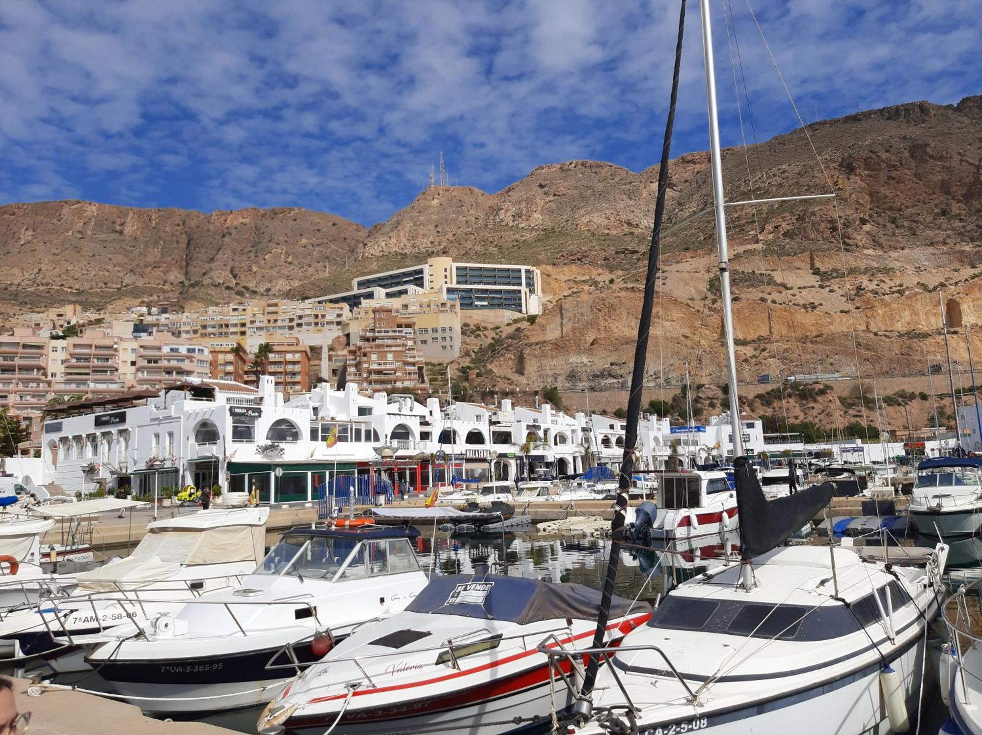Avilena Tropical En Aguadulce * Almería